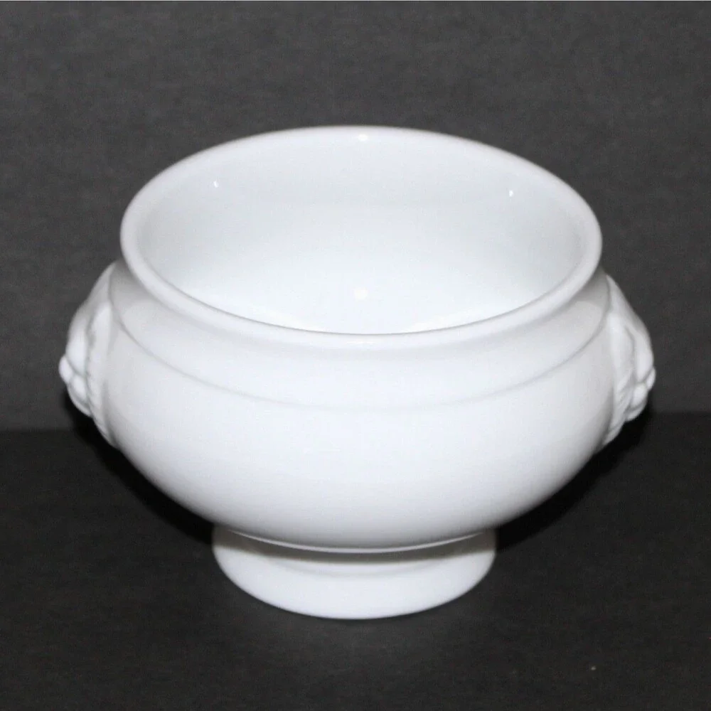 Sur La Table Lion Head Bowl 14 oz white ceramic French oven microwave safe